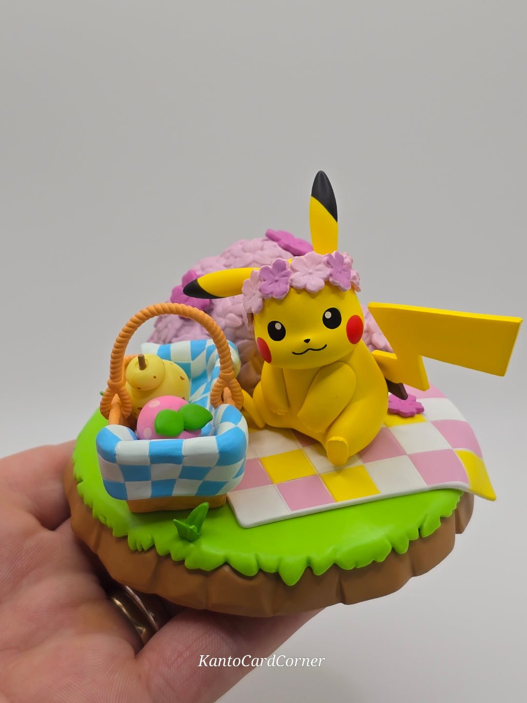 Pikachu Langbowang Pokemon Collectible Statue Figure Model